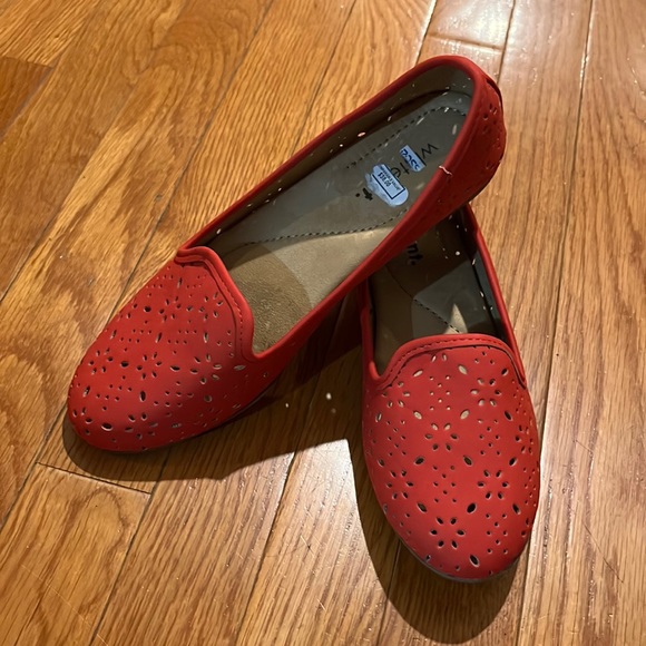 White Mountain Shoes - White Mountain Red Flats🍭Brand New